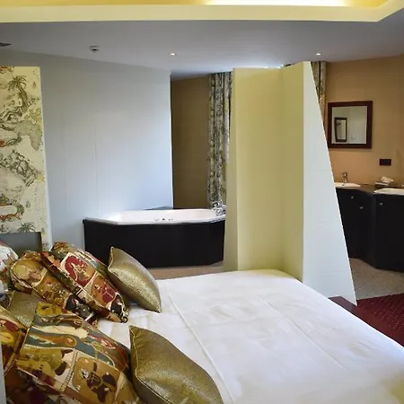 Hotel Logis Les Loges Du Parc La Roche-Posay