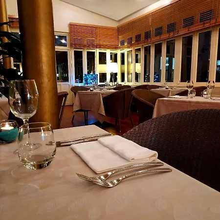 Hotel Logis Les Loges Du Parc 4*