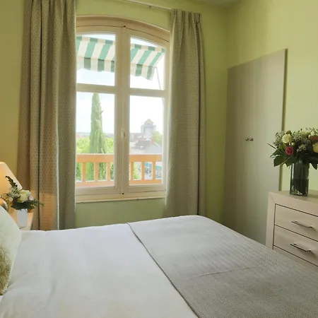 Logis Les Loges Du Parc 호텔