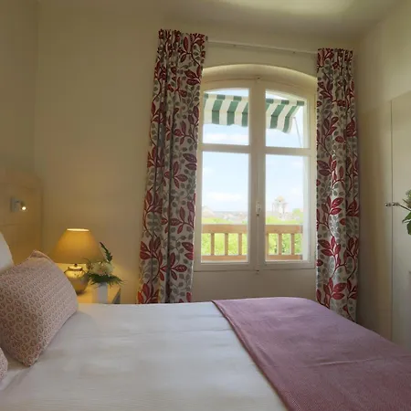 Hotel Logis Les Loges Du Parc