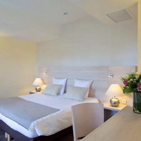 Logis Les Loges Du Parc 4*