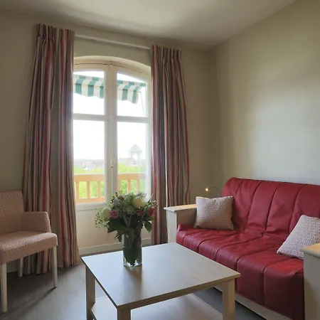 Logis Les Loges Du Parc 4*