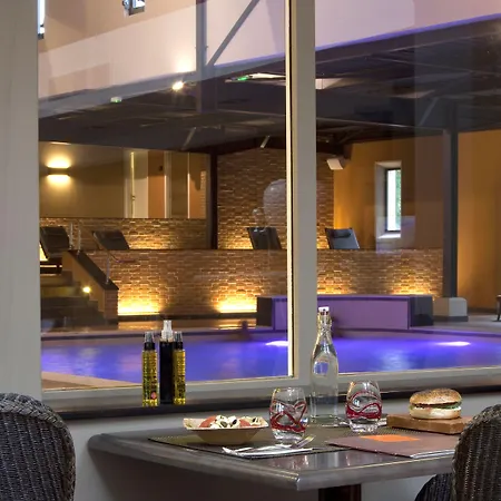 Logis Les Loges Du Parc 4*