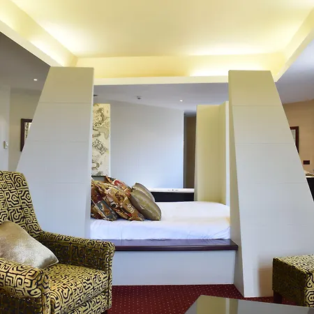 Logis Les Loges Du Parc Hotel La Roche-Posay