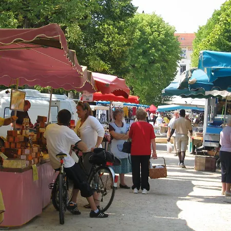 Hotel Logis Les Loges Du Parc