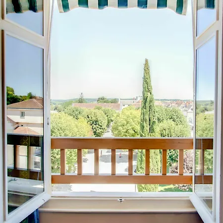 Logis Les Loges Du Parc Hotel 4*