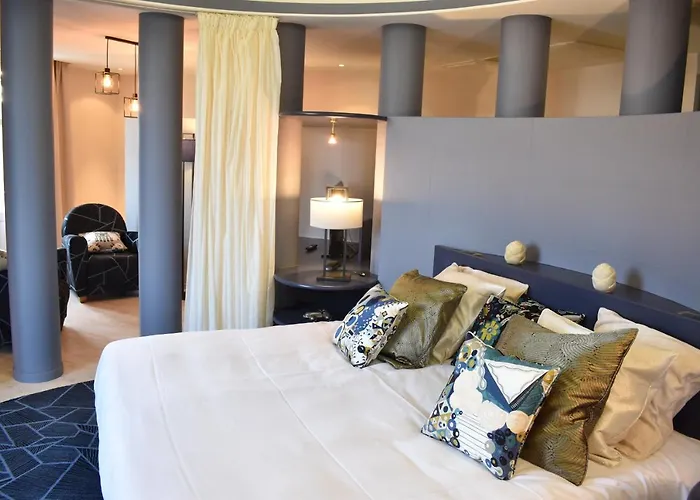 Logis Les Loges Du Parc Hotel