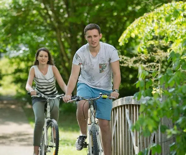 Logis Les Loges Du Parc Hotel