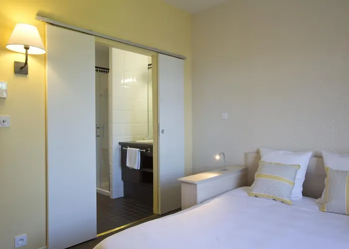 Logis Les Loges Du Parc 4*