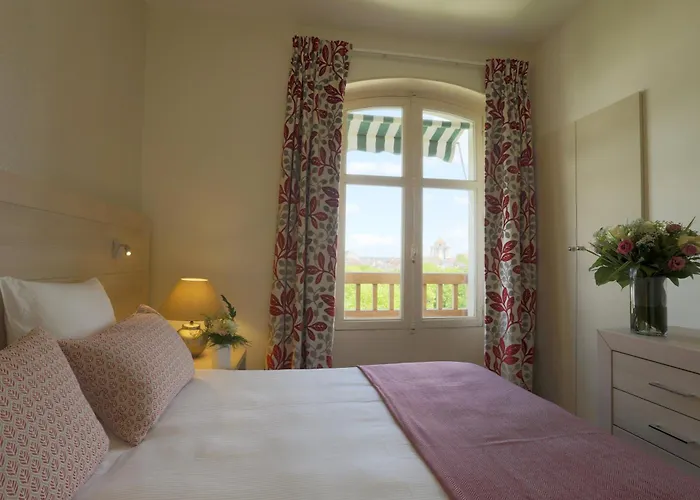 Hotel Logis Les Loges Du Parc