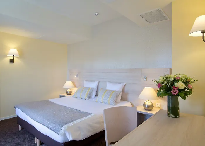 Logis Les Loges Du Parc 4*