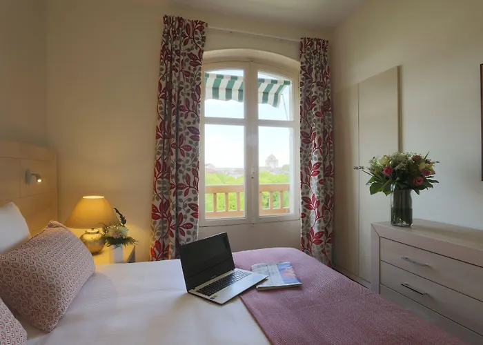 Logis Les Loges Du Parc 4*