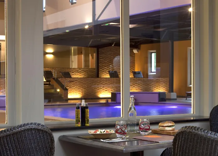 Logis Les Loges Du Parc 4*