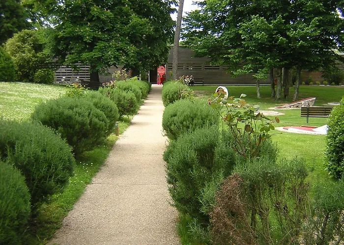 Logis Les Loges Du Parc 4*