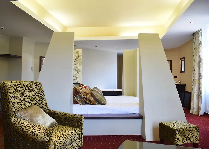 Logis Les Loges Du Parc Hotel La Roche-Posay