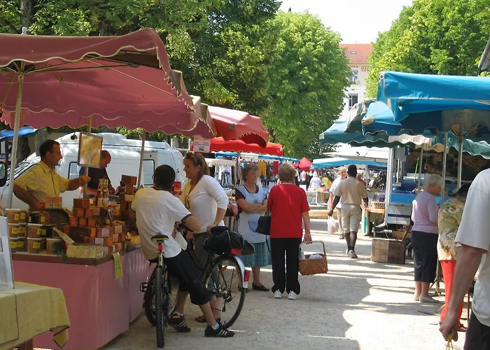 Hotel Logis Les Loges Du Parc