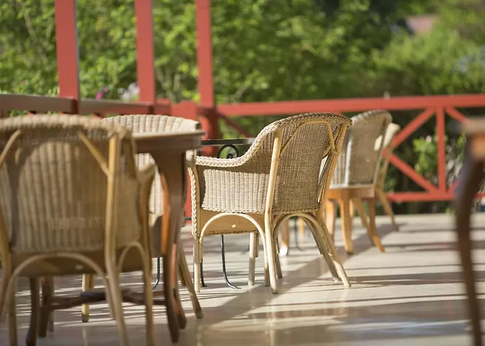 Logis Les Loges Du Parc Hotel